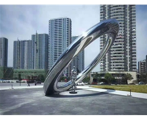 阜陽不銹鋼雕塑廠家的雕塑作品在藝術(shù)創(chuàng)作中的主題構(gòu)思與創(chuàng)意方法是什么？